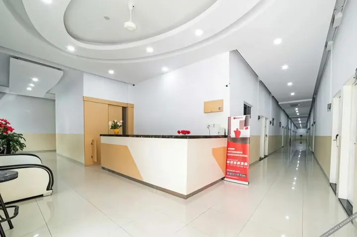 Медан: RedDoorz Plus near Thamrin Plaza Medan