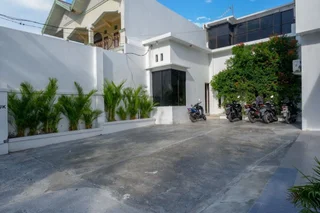Палу: RedDoorz Plus @ Cameloan Hotel Palu