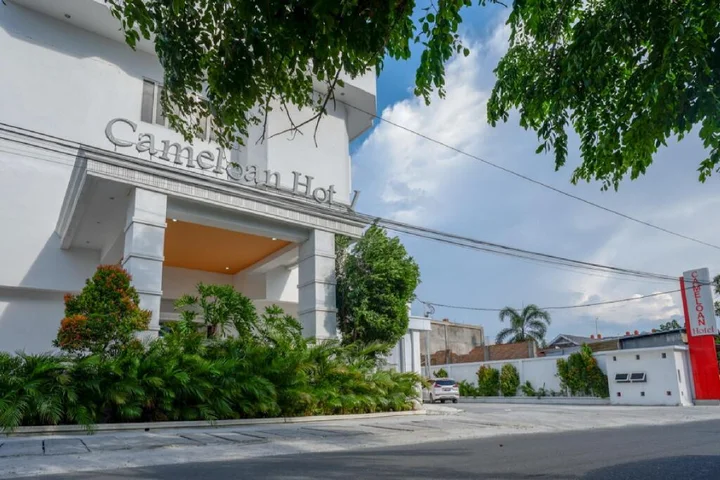 Палу: RedDoorz Plus @ Cameloan Hotel Palu