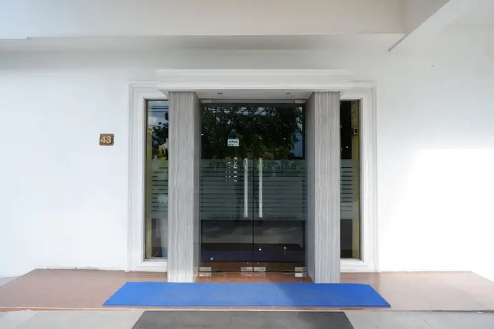 Палу: RedDoorz Plus @ Cameloan Hotel Palu