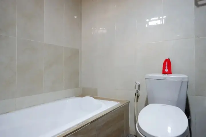 Палу: RedDoorz Plus @ Cameloan Hotel Palu