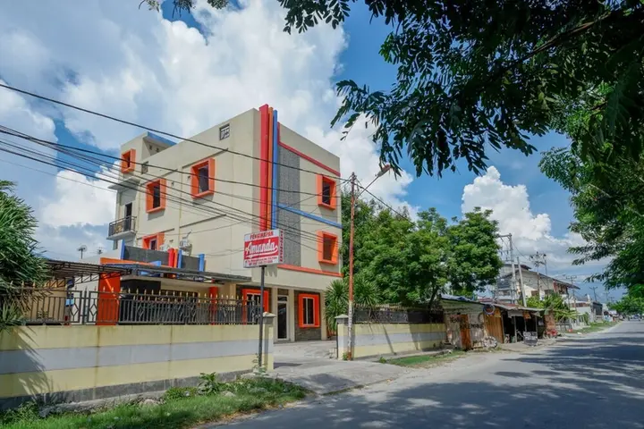 Палу: RedDoorz near Millenium Waterpark Palu