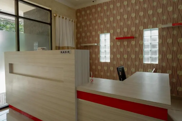 Палу: RedDoorz near Millenium Waterpark Palu