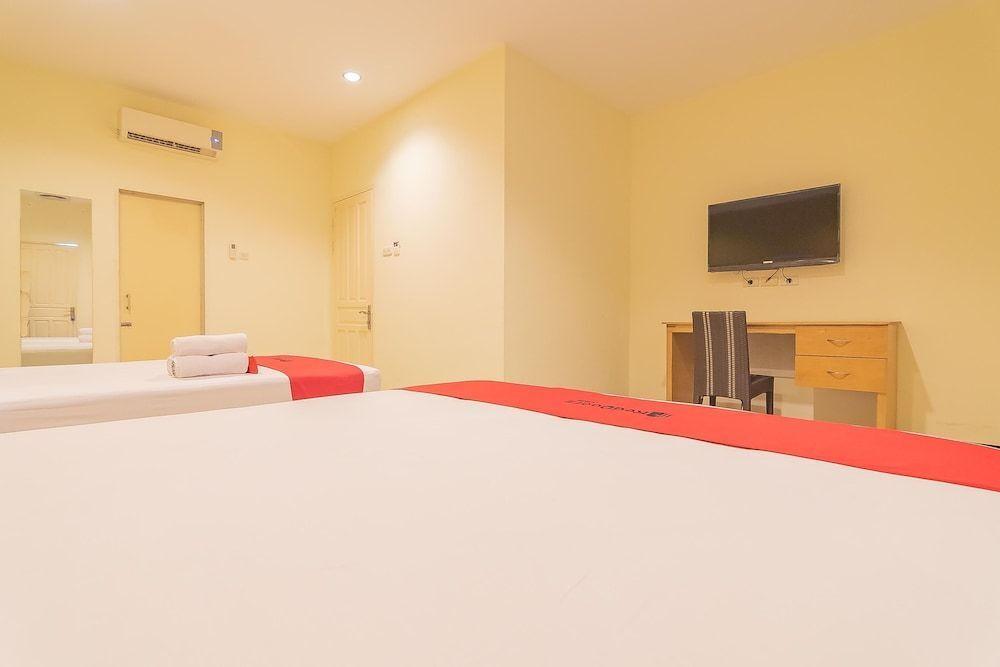Понтианак: RedDoorz @ H. Agus Salim Street