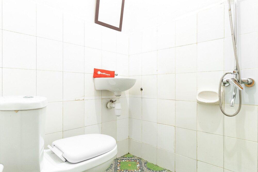 Медан: RedDoorz Plus near Universitas Methodist Medan