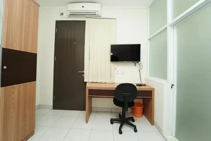 Legok: KoolKost near Universitas Prasetiya Mulya