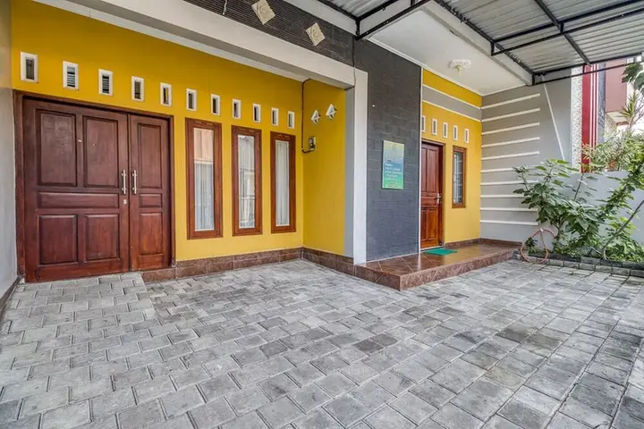 KoolKost Syariah near Universitas Amikom Yogyakarta 2 - Caters to Women — фото 1