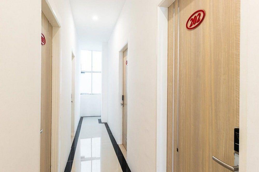 Медан: RedDoorz Plus @ Centrium Katamso Medan