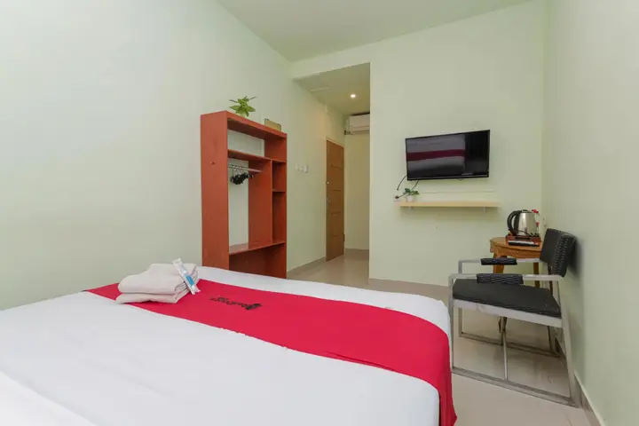 RedDoorz near Alun Alun Madiun — фото 3