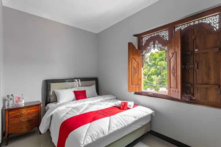 Семаранг: RedDoorz Syariah near Exit Toll Banyumanik