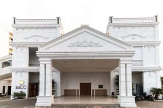 Петумбак: RedDoorz @ Binjai