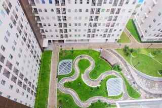 Тангеранг: Minimalist and Stylish Studio Ayodhya Apartment