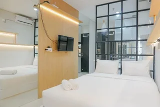 Депок: Spacious and Modern Studio at Atlanta Apartment