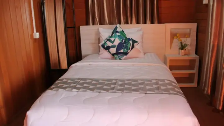 Палу: Granada Inn Palu