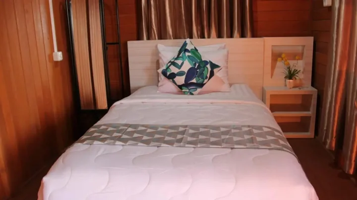 Палу: Granada Inn Palu
