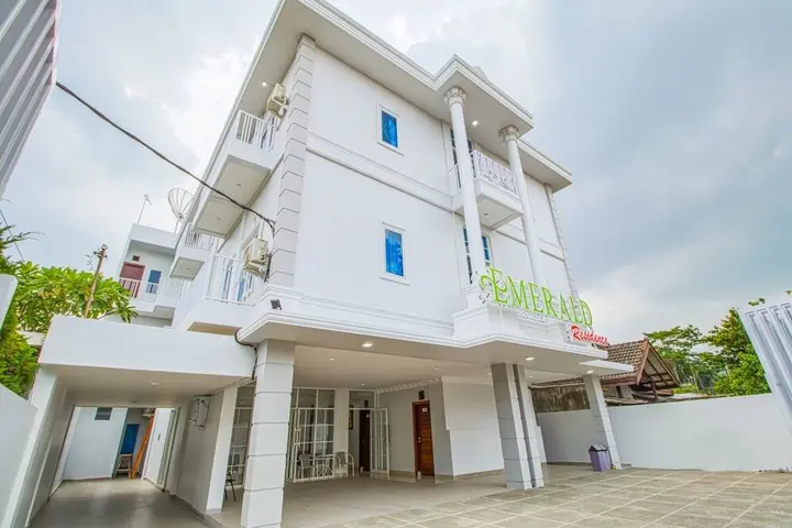 Медан: Emerald Residence