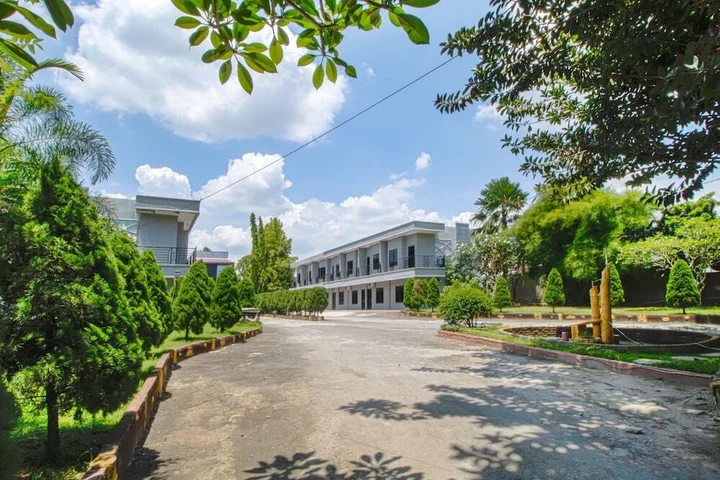 Медан: Halay Inn