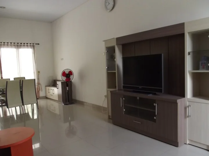 Батуретно: Three Bedrooms House With a Pool