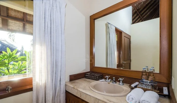 Кута: 3 bedroom villa river side Legian