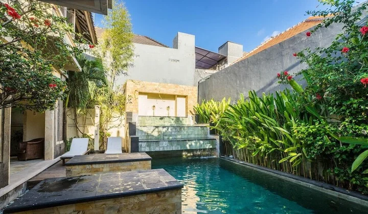 Кута: 3 bedroom villa river side Legian