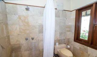Кута: 3 bedroom villa river side Legian