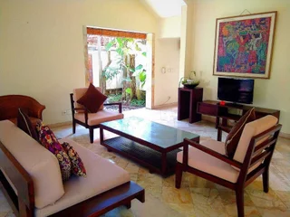 Кута: 3 bedroom villa river side Legian