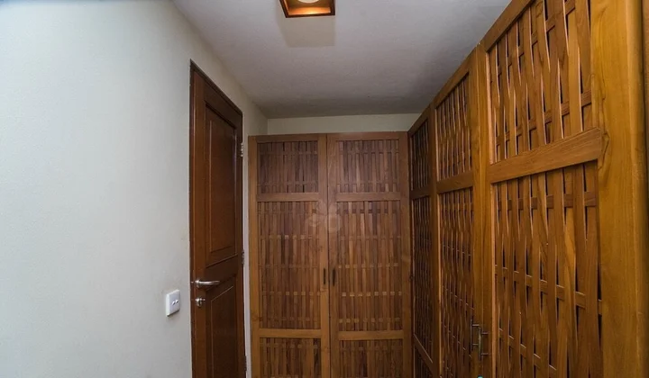 Кута: 3 bedroom villa river side Legian