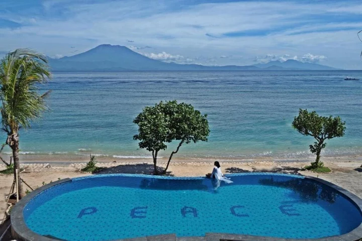 Пенида: Blue Harbor Beachfront Villas & Resto
