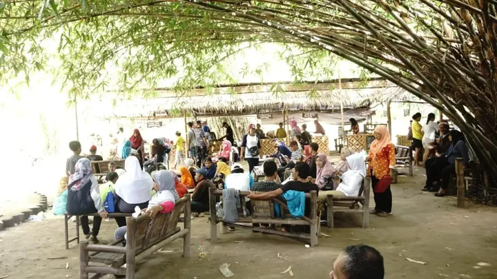 Батуретно: Kebon Pring Floating Resort & Market