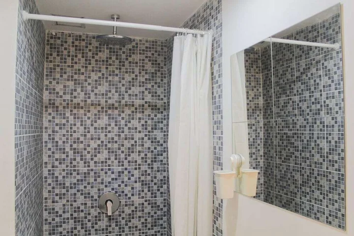 Тангеранг: Stylish and Posh Studio Aeropolis Apartment