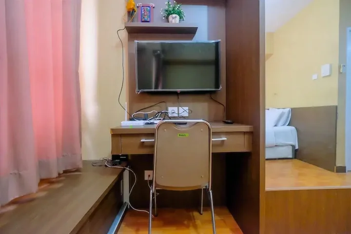 Депок: Comfortable Studio Apartment at Taman Melati near Universitas Indonesia