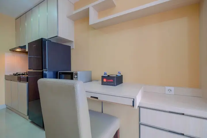 Minimalist Studio at The Oasis Apartment near Waterboom Cikarang — фото 1