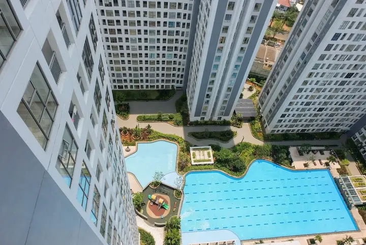 Legok: Comfy Studio Apartment at M-Town Residence near Summarecon Mall