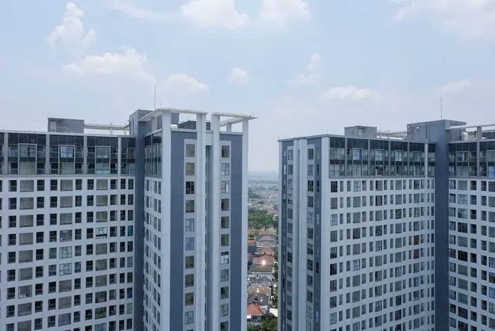 Legok: Comfy Studio Apartment at M-Town Residence near Summarecon Mall