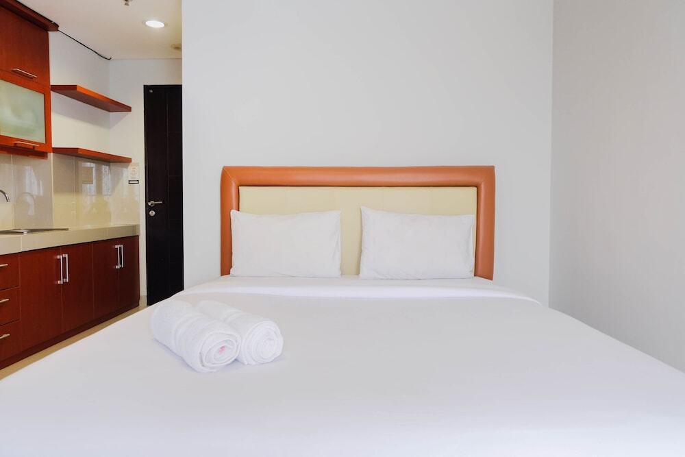 Minimalist Studio Apartment at Atria Residence — фото 1