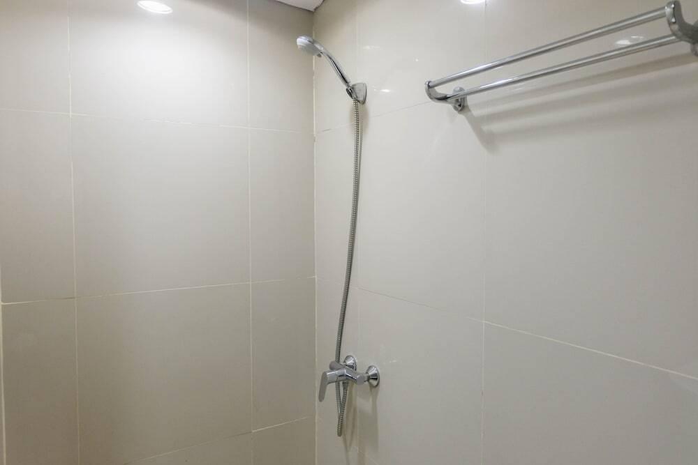 Legok: Minimalist Studio Apartment at Atria Residence