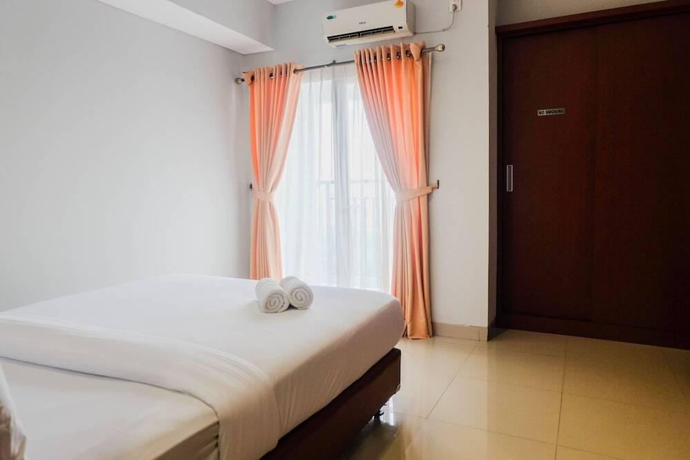 Legok: Minimalist Studio Apartment at Atria Residence