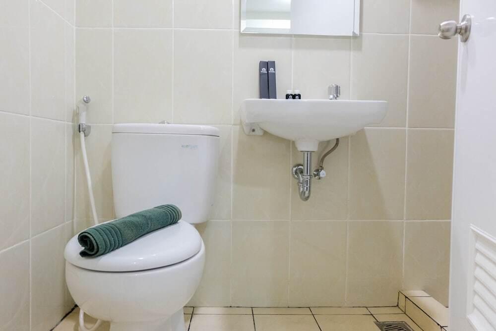 Legok: Cozy Studio Apartment at M-Town Residence near Summarecon Mall