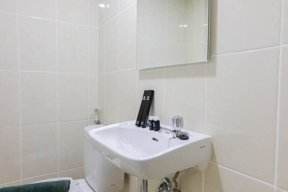 Legok: Cozy Studio Apartment at M-Town Residence near Summarecon Mall
