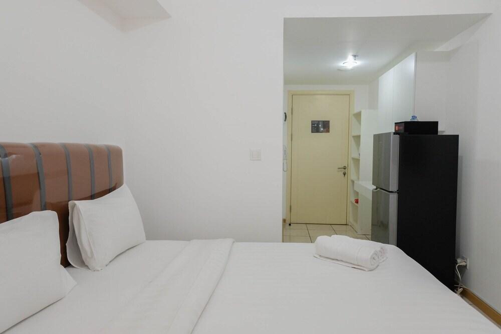 Cozy Studio Apartment at M-Town Residence near Summarecon Mall — фото 4