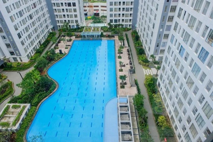 Legok: Super Good Deal 3BR M-Town Apartment by Travelio