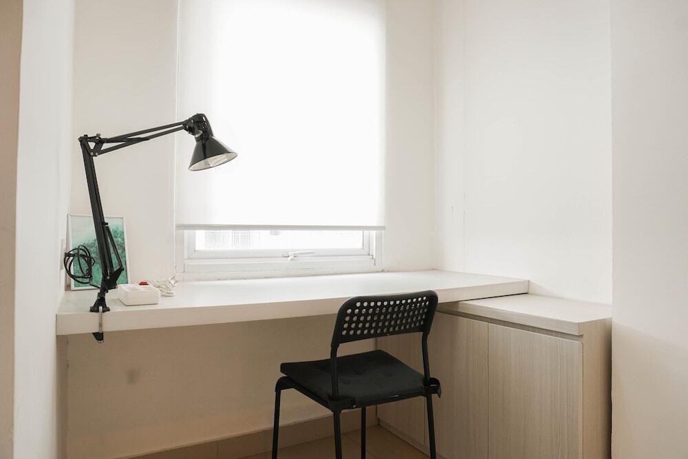 Cozy Studio Apartment with City View The Nest Puri — фото 4