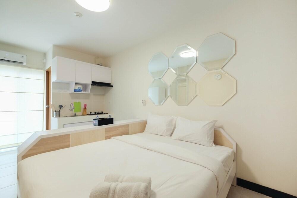 Homey and Comfy Studio Cinere Resort Apartment — фото 2