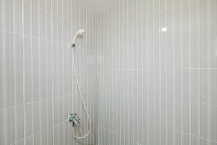 Депок: Homey and Comfy Studio Cinere Resort Apartment