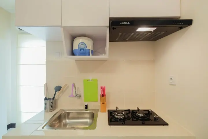 Депок: Homey and Comfy Studio Cinere Resort Apartment