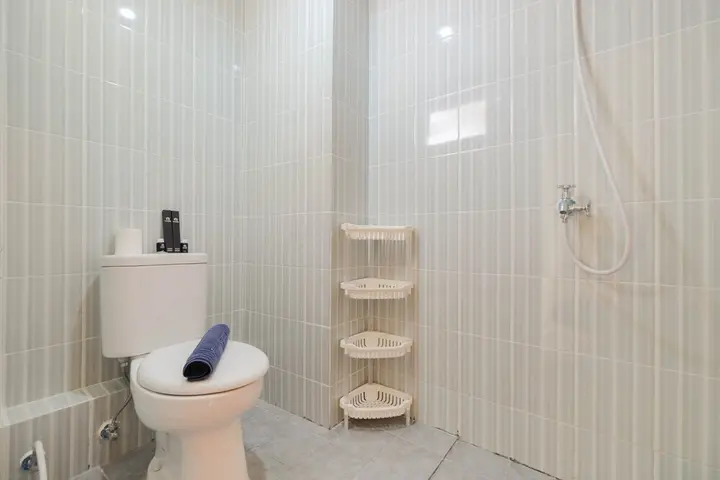 Депок: Homey and Comfy Studio Cinere Resort Apartment