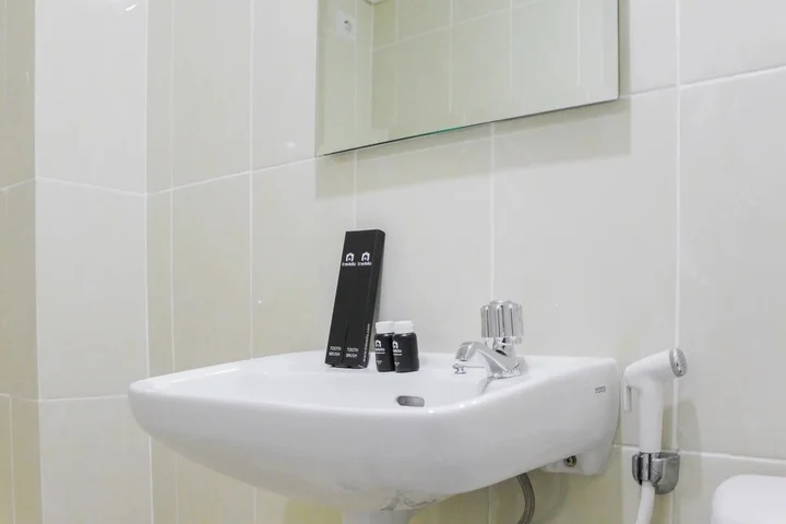 Legok: New Furnished Studio Apartment at M-Town Residence By Travelio