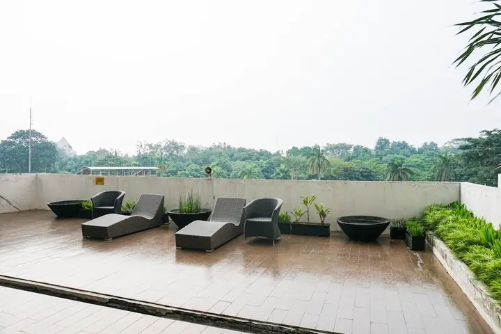 Депок: Contemporary Studio Apartment at Taman Melati Margonda By Travelio