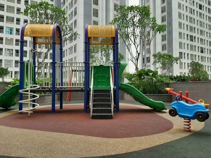 Legok: Relaxing 2BR Apartment at M-Town Residence By Travelio