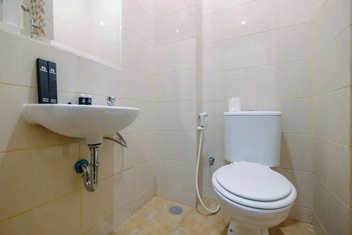 Депок: Minimalist and Stylish Studio Dave Apartment By Travelio